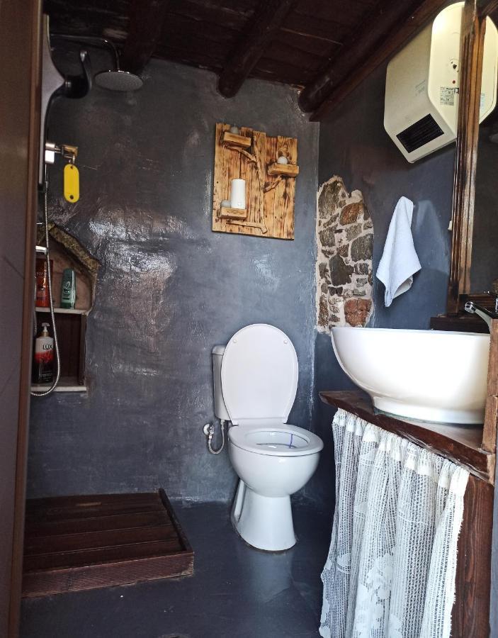 Areti'S Traditional House Apollona Экстерьер фото